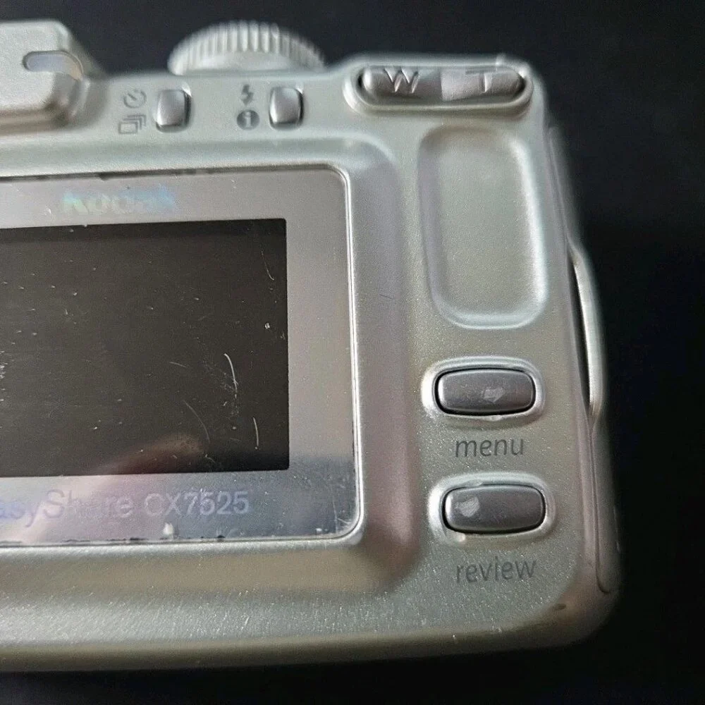 Kodak EasyShare CX7525 5MP Digital Camera For Parts, Not Working